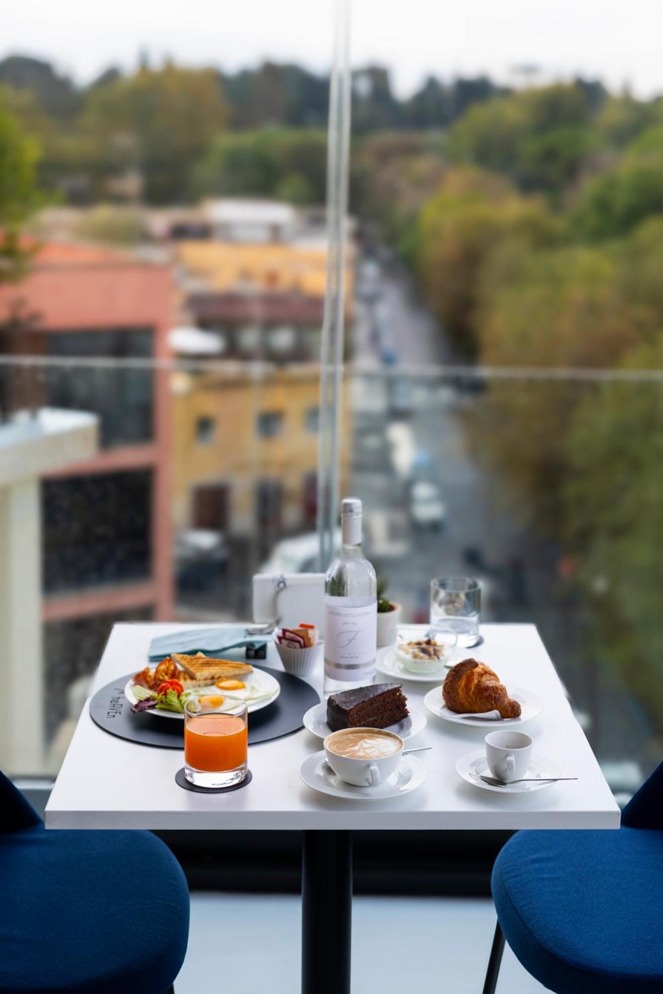 J Maluni City Hotel Rome Exterior photo