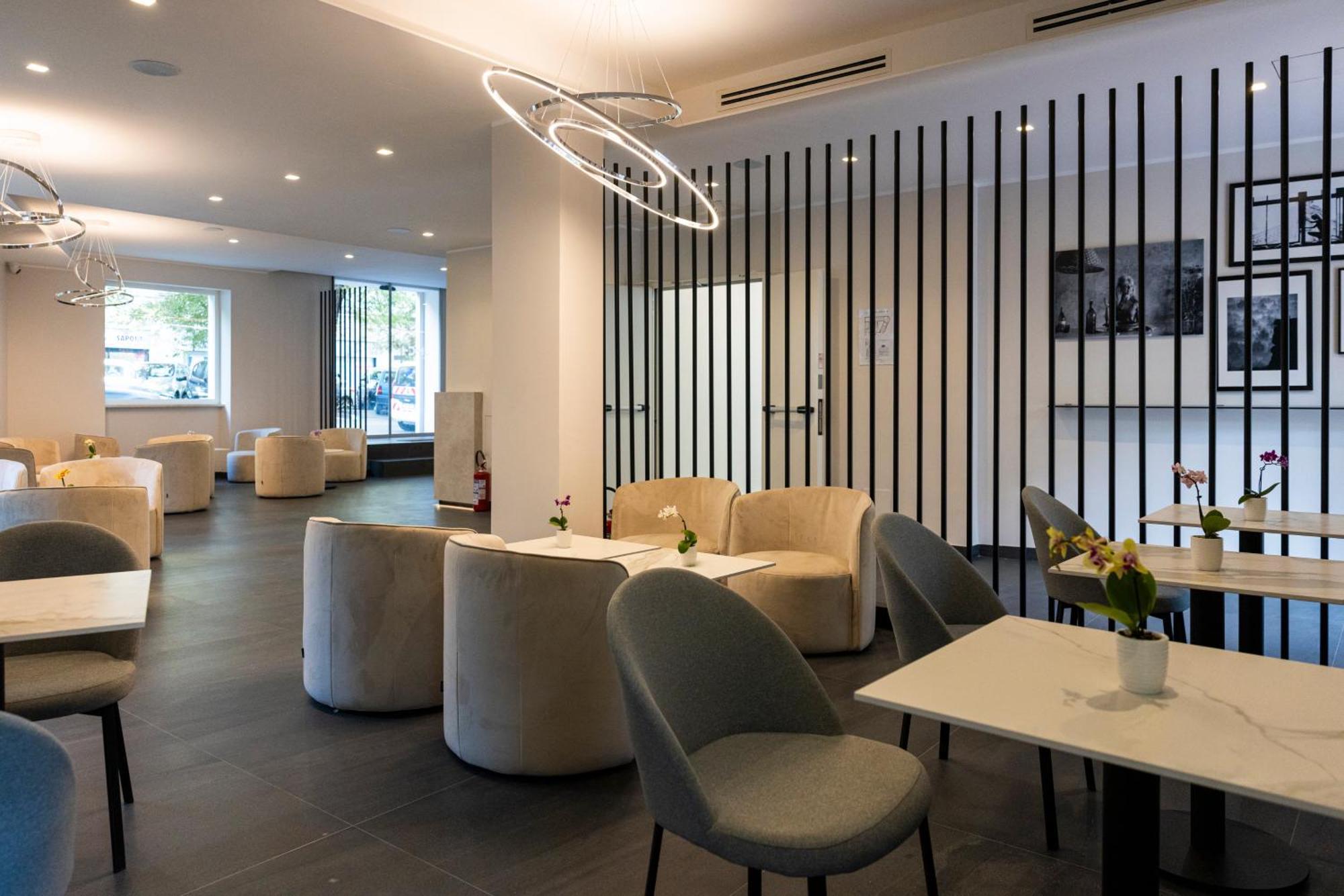 J Maluni City Hotel Rome Exterior photo